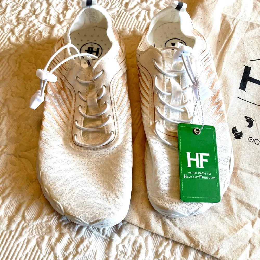 NEW HIKE Women’s Shoes - Picture 4 of 11